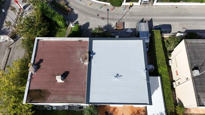 Étanchéité bicouche bitume Soprema sur toiture-terrasse (vue aérienne)